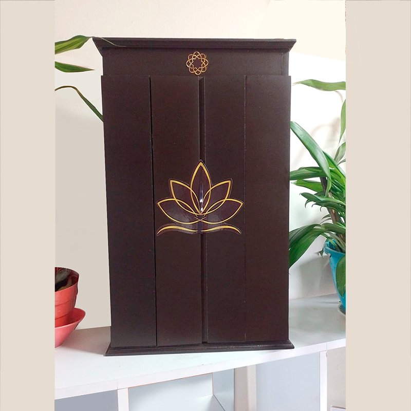 Butsudan Cafe Loto Dorado